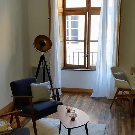 Appartamento Studio Très Spacieux Avec Cour, En Plein Cœur De ! Carcassonne