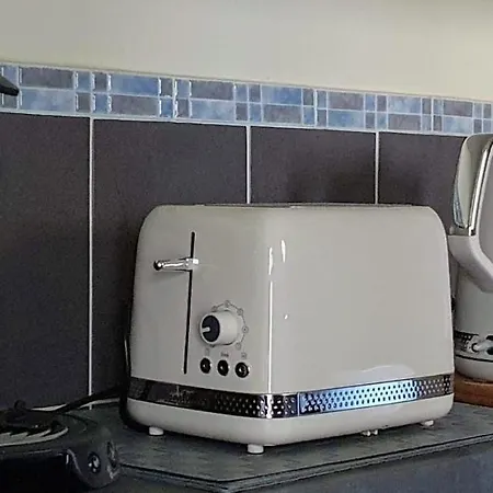 Studio Tres Spacieux Avec Cour, En Plein Coeur De ! 卡尔卡松