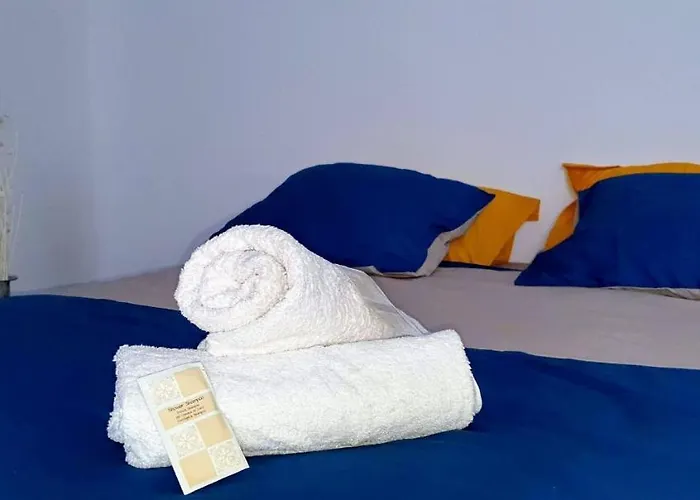 Studio Tres Spacieux Avec Cour, En Plein Coeur De ! * Καρκασόν